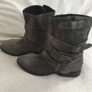 Zigi women’s grey boots